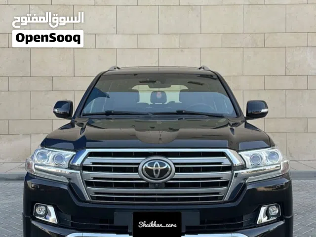 Toyota Land Cruisers VXS-2016