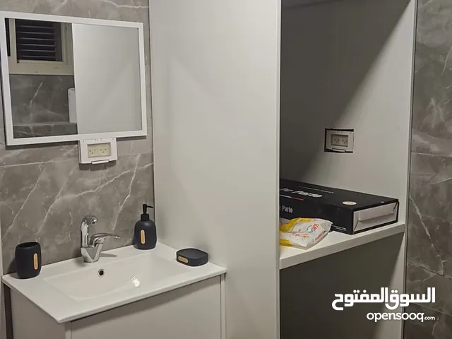 خزائن حمام تفصيل حسب الطلب وتفصيل كافة الاشكال والالوان والاحجام