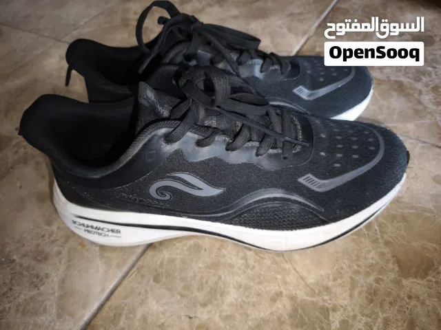 44 Sport Shoes in Tripoli