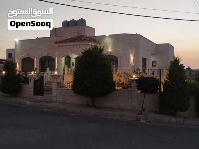 490 m2 3 Bedrooms Townhouse for Sale in Amman Shafa Badran