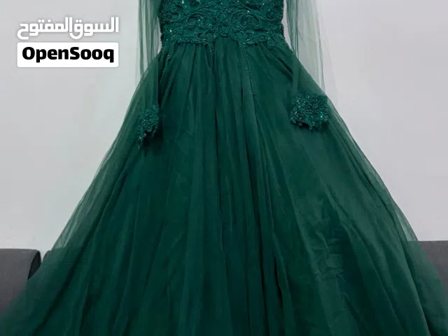 للبيع فستان اسهر بسعر مفري