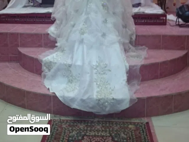 للبيع فستان زفاف