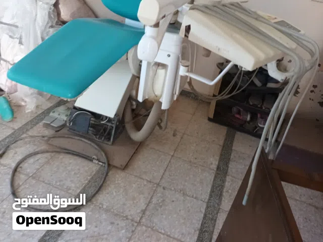 كرسي أسنان يحتاج إلى عمرة مع كرسي انتظار بسعر كزيوني طريق المطار بجوار  ولب العهد