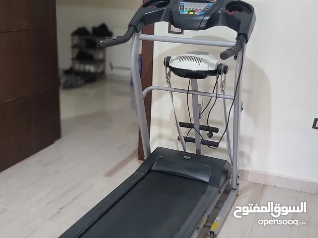 جهاز مشي للبيع fitness world مستعمل استعمال شهر قابل للتفواض