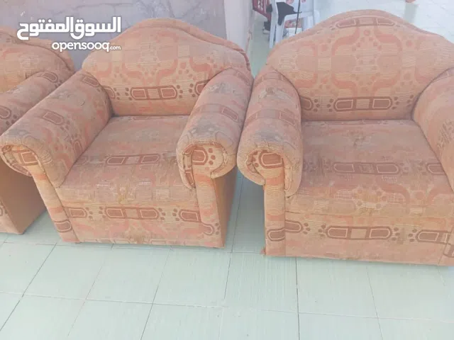 صالون للبيع