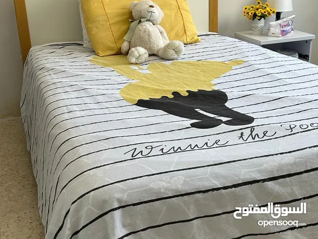 سرير مع فرشة مفرد ونص الفرشة فري مش من ضمن سعر التخت