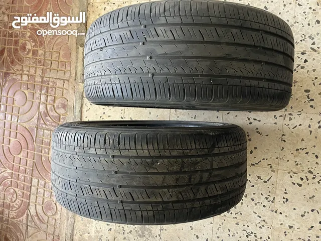 عدد 2 قومات 235/45//R18 نص عمر