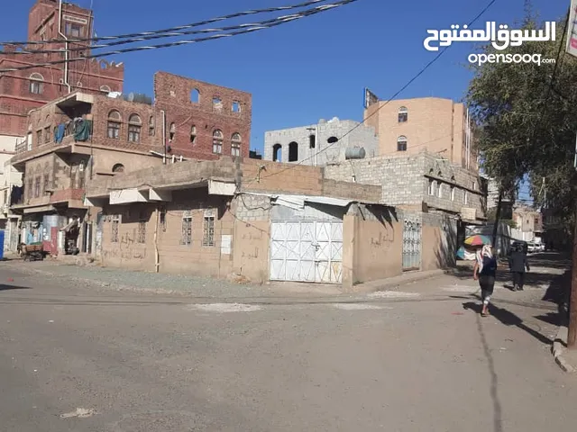 7 m2 4 Bedrooms Townhouse for Sale in Sana'a Northern Hasbah neighborhood