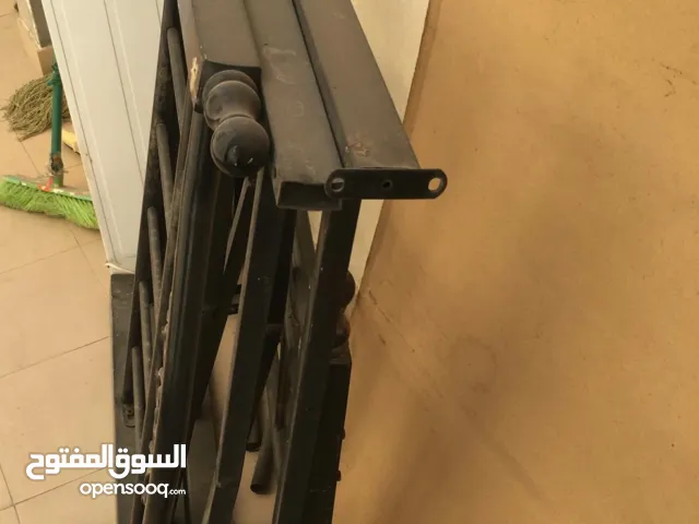 سرير مفرد مع كولر ماء