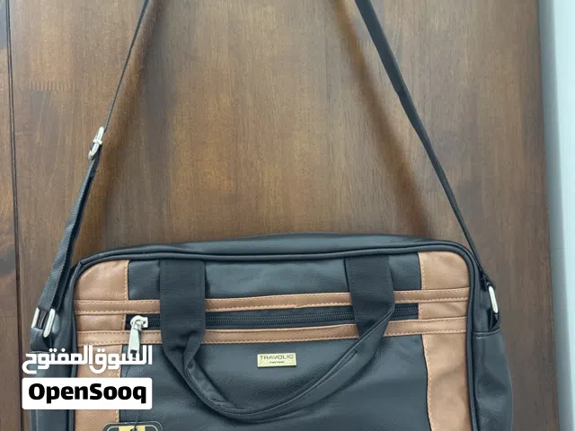 حقيبة يد جلدية كبيرة قياس 16