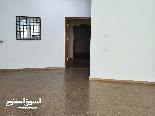 210 m2 4 Bedrooms Townhouse for Rent in Tripoli Janzour