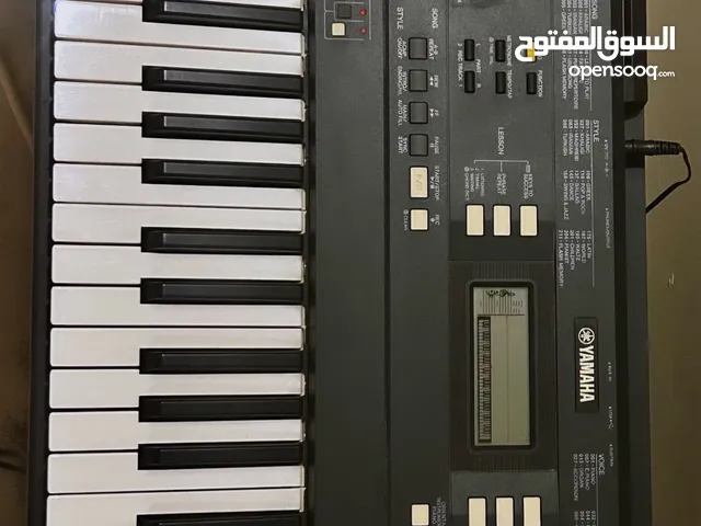 اورغYamaha PSS-780 (إصدار نادر)حالة شبه جديدة، استخدام خفيف جدًا وكان كديكور فقط.