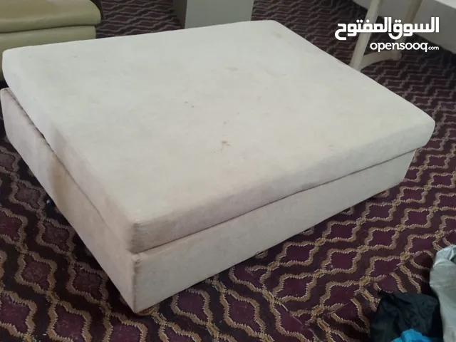 طاوله كنب بحاله ممتازه جدا