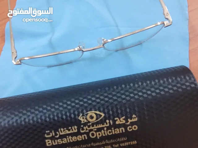 نظارة حماية العين من الشاشات شبه جديدة و استعمال جدا جدا نادر خفيفة الوزن و مثالية ذات جودة عالية