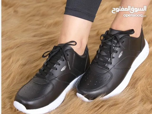 أحذية بالجُملة