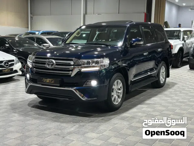 Land Cruiser  GXR V8