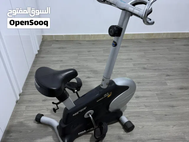 دراجة رياضية منزلية استعمال نظيف بحالة ممتازة