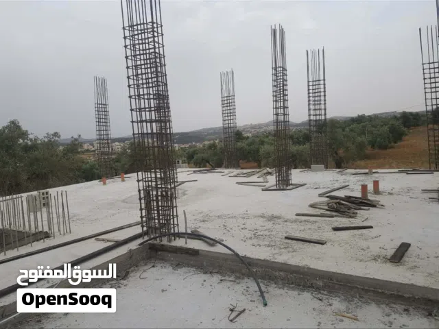 شقة عظم طابق اول خلف منتزه الحريري