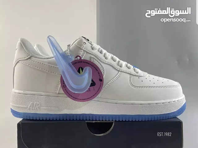 White Sport Shoes in Amman