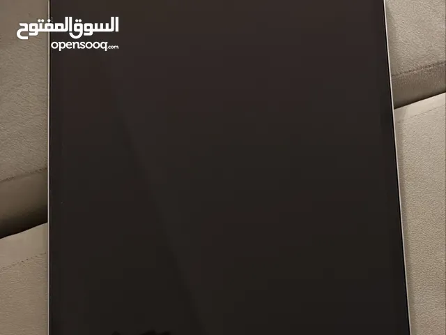 ipad Pro 12.9-inch (6th Generation) Wifi+Cellularللبيع ايباد ب احسن جودة واستعمال ممتاز اقل من سنة