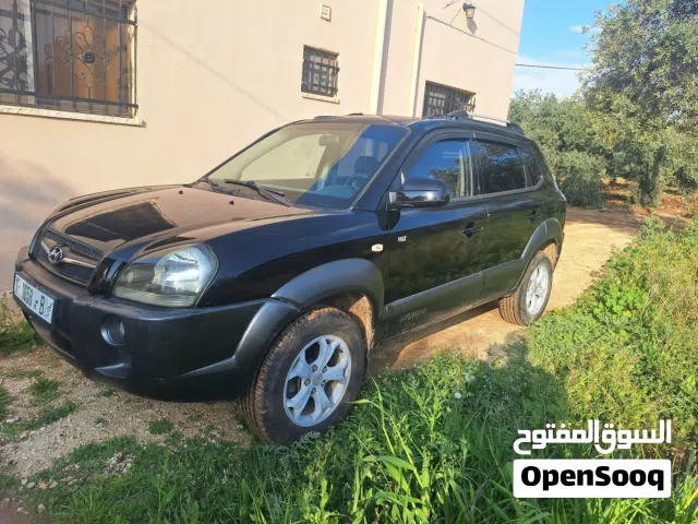 جب توسان 2008 اصل خصوصي لون اسود ترخيص وتامين لشهر 8/2026 ، فتحت سقف ، مأطور مستورد جديد 2000