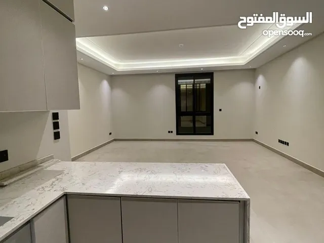 172 m2 3 Bedrooms Apartments for Rent in Al Riyadh Al Malqa