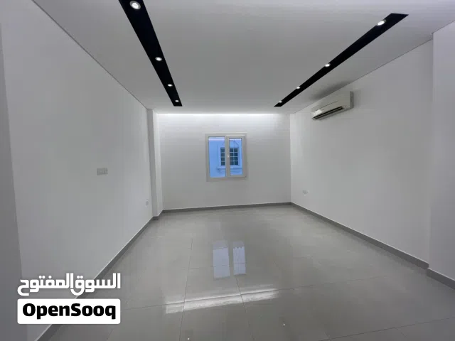 شقة مؤثثة للبيع بتشطيبات راقية وموقع مميز