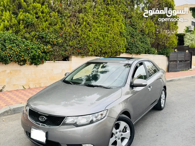 كيا سيراتو 2010 وارد الوكالة كيا في الاردن واستخدام شخصي خفيف جدا و عداد 75,000 Km فقط للبيع للجادين