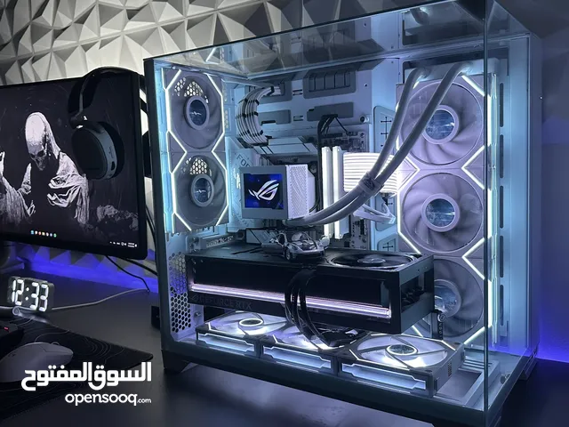 سيتب كامل للبيع مع بيسي rtx5090 ryzen7 9800x3d وشاشتين وماوس وكيبورد high end pc setup