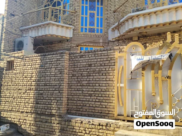 180 m2 4 Bedrooms Townhouse for Sale in Maysan Amarah