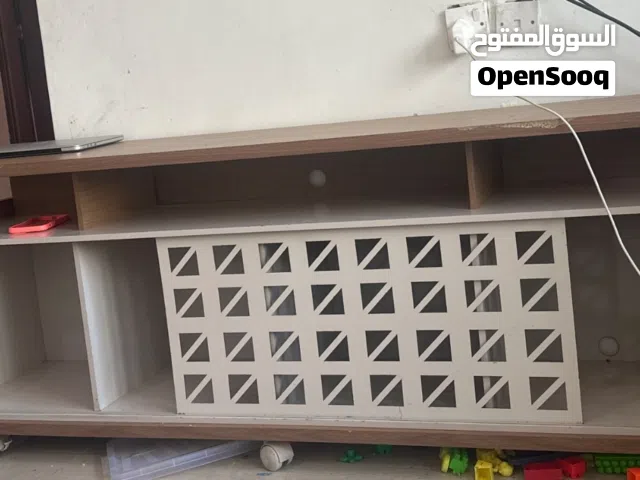 طاولة تليفزيون