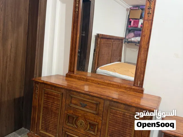 غرفة نوم زان...بسعر 25. و2كومدينو وتسريحة غرفة كاملة زان اصلى مشااللةةةةة البيع بسرعااااا للسفر
