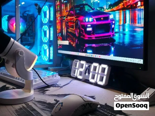 بي سي جيمينج مع جميع ملحقاته شاشه وكيبورد وماوس وماوس باد وسماعه وستاند سماعه وساعه رقميه واضأة شاشه
