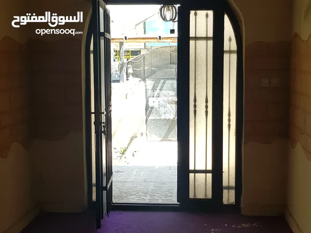 200 m2 4 Bedrooms Townhouse for Sale in Salt Ein Al-Basha