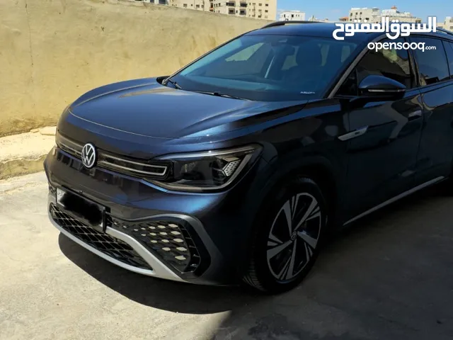 Id.6 crozz pro 2023 فتحة متحركة وبروجكتر وخمس كاميرات جمرك جديد بحالة الوكالة