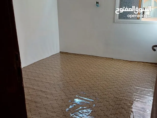 500m2 3 Bedrooms Apartments for Rent in Manama Qudaibiya