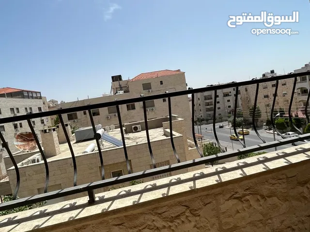شقة 105م طابق ثالث بالقرب من الجامعة الأردنية  