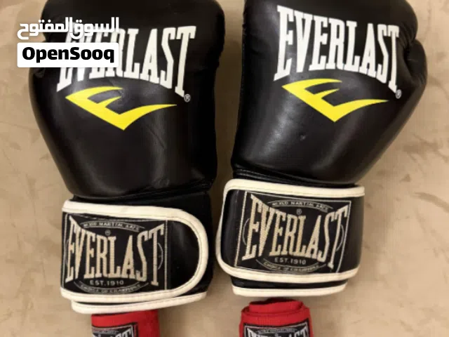 Everlast Boxing Gloves + Red Hand Wraps - قفازات بوكسنج مع بندج