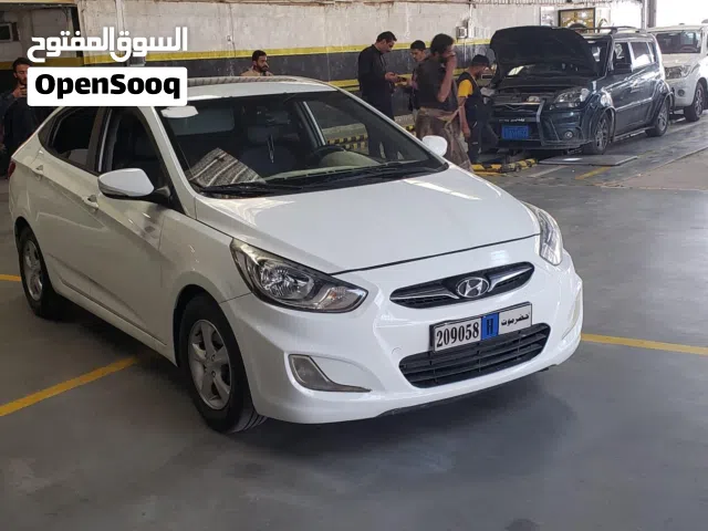 2011 هيونداي اكسنت GLS