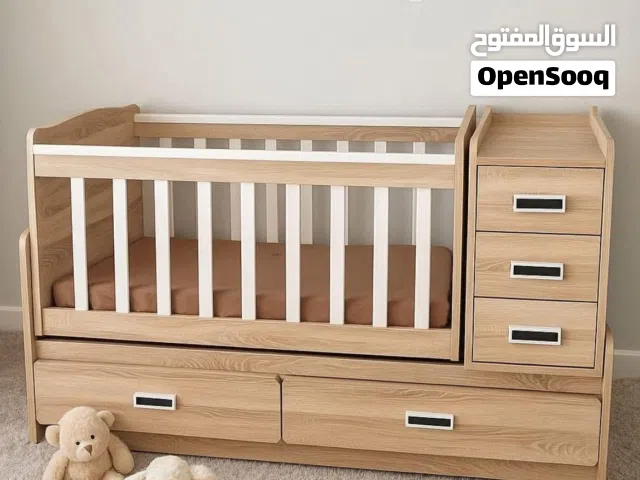 تخت اطفال مستعمل بحالة الجديد