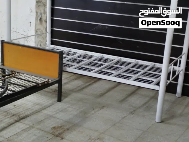 سرير 2 دور حديد ابيض اللون مع الاكسسوار