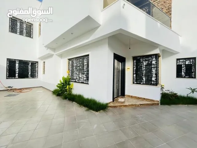 380 m2 4 Bedrooms Villa for Sale in Tripoli Al-Serraj