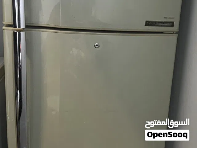 ثلاجة للبيع بسعر مناسب
