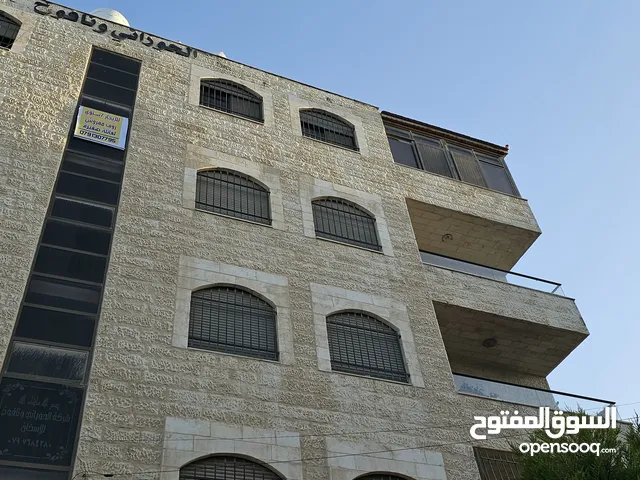 روف مفروش لعائلة زوجين وطفل على شارع الاردن مقابل جامعة العلوم التطبيقية ايجار سنوي او نصف سنوي فقط