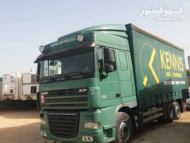 سيارة نقل داخل طرابلس