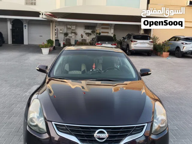 Nissan Altima 2012 coupe– Excellent Condition – Urgent Sale
