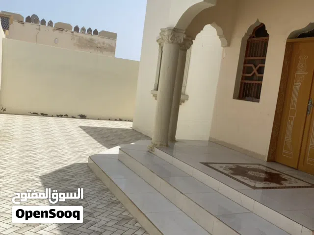 400 m2 2 Bedrooms Townhouse for Rent in Al Sharqiya Ja'alan Bani Bu Ali