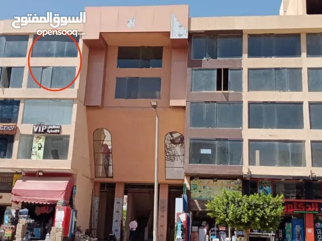محل استثماري للبيع في مدينة الشروق يوجد تسهيلات
