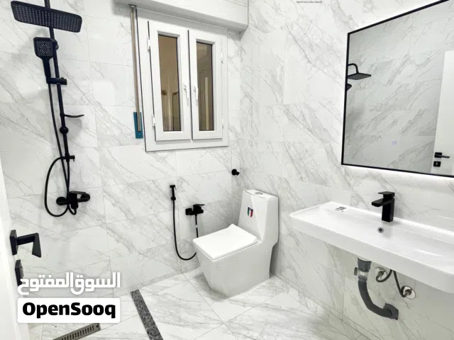 شقة تشطيب حديث للبيع ف خلة الفاندي قرب حوزة العنب