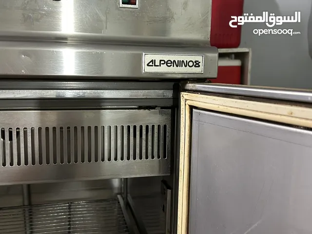 ثلاجة إيطالي مستعملة للبيع